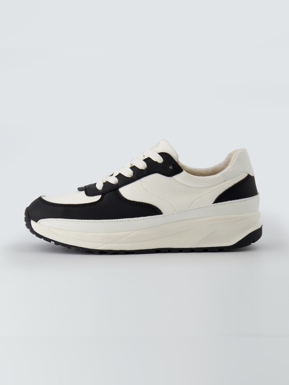 Cushionaire Women’s Score Lace Up Sneakers